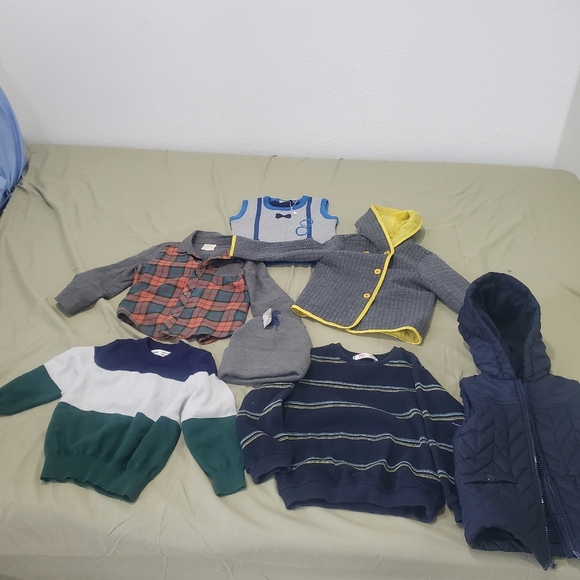 Stylish and Cozy 2T-3T Toddler Boys' Clothing Bundle Perfect for Fall and Winter - Picture 2 of 12
